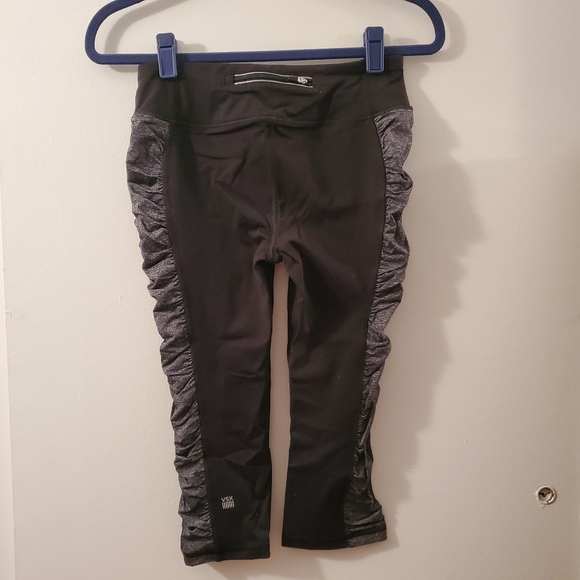 Victoria's Secret VSX Sport | Black/Grey Knockout Ruched Crop Leggings - Picture 1 of 6